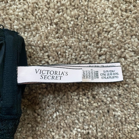 NWOT Victoria’s Secret Black Bralette - Picture 4 of 4